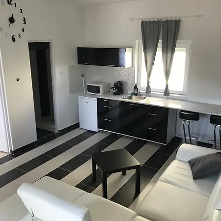 Corner Apartman 1 شيوفوك
