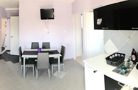 شقة Corner Apartman 1