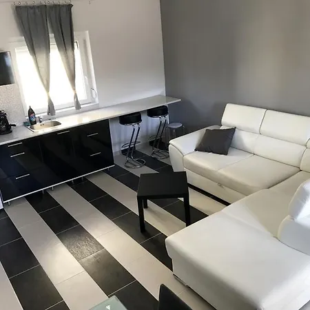Corner Apartman 1 شقة *