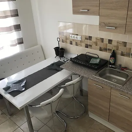 Corner Apartman 1